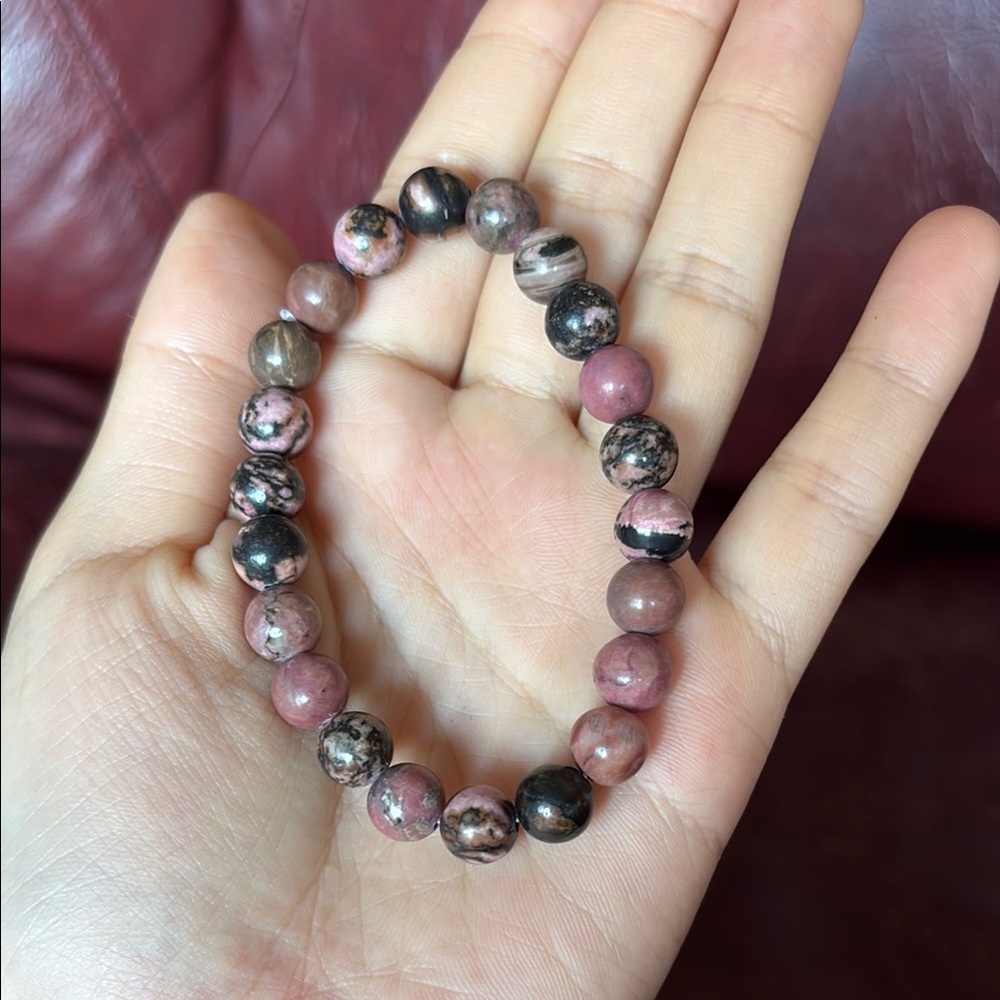 Elegant Pink and Black Beaded Bracelet